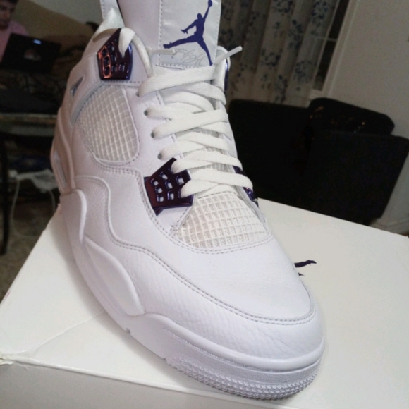 Jordan 4 Retro Metallic Purple - Picture 4 of 6